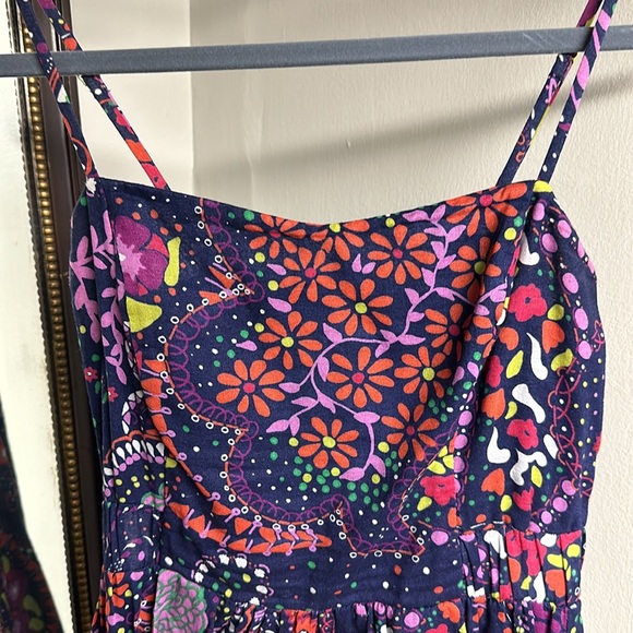 Cute flower dress with pockets! - Picture 3 of 5